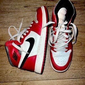 Jordan 1 - retro high OG Chicago Lost & Found - size 5.5Y